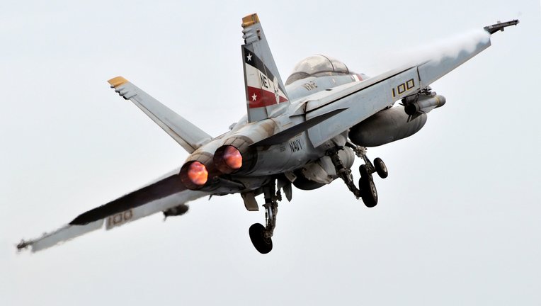 米海軍、バージニア州沖で多数の飛行物体を確認 国防総省が調査