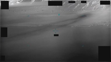 アラブ首長国連邦上空、約5分間の記録 ロックと喪失を繰り返す