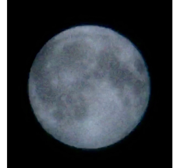 月面にUFO基地-2